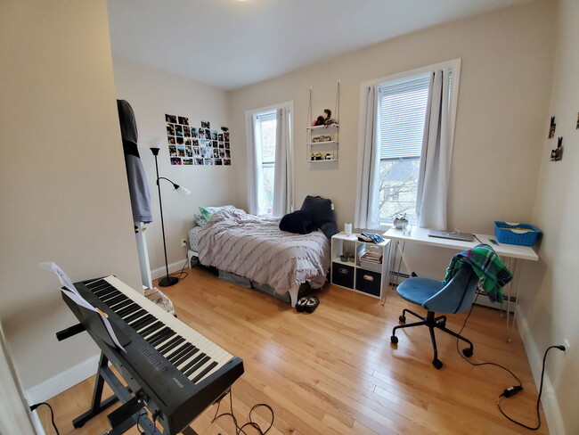 Building Photo - 274 Brookline St