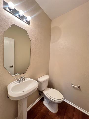 Building Photo - 2204 Stonebrook Ln