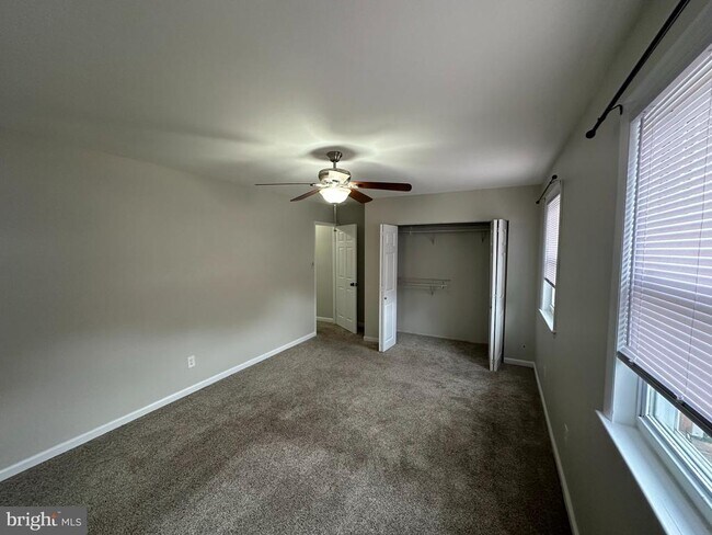 Building Photo - 21 Park Valley Ln