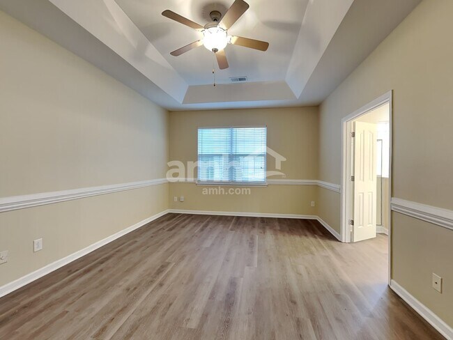 Building Photo - 5279 Crosswinds Rd