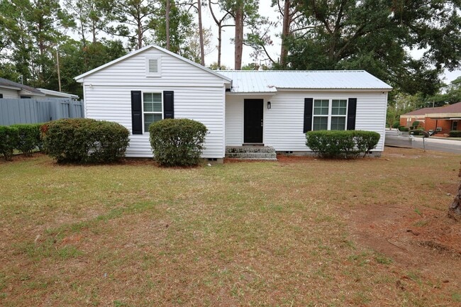 Primary Photo - 1701 N Lee St