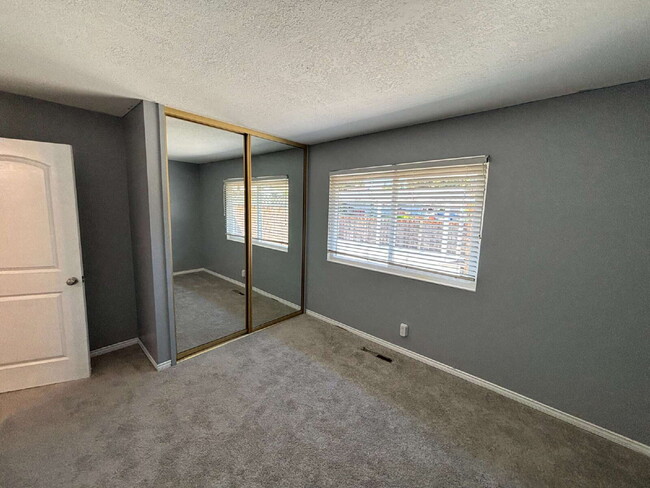 Building Photo - "Beautiful and Open Concord Retreat: 3-Bed...