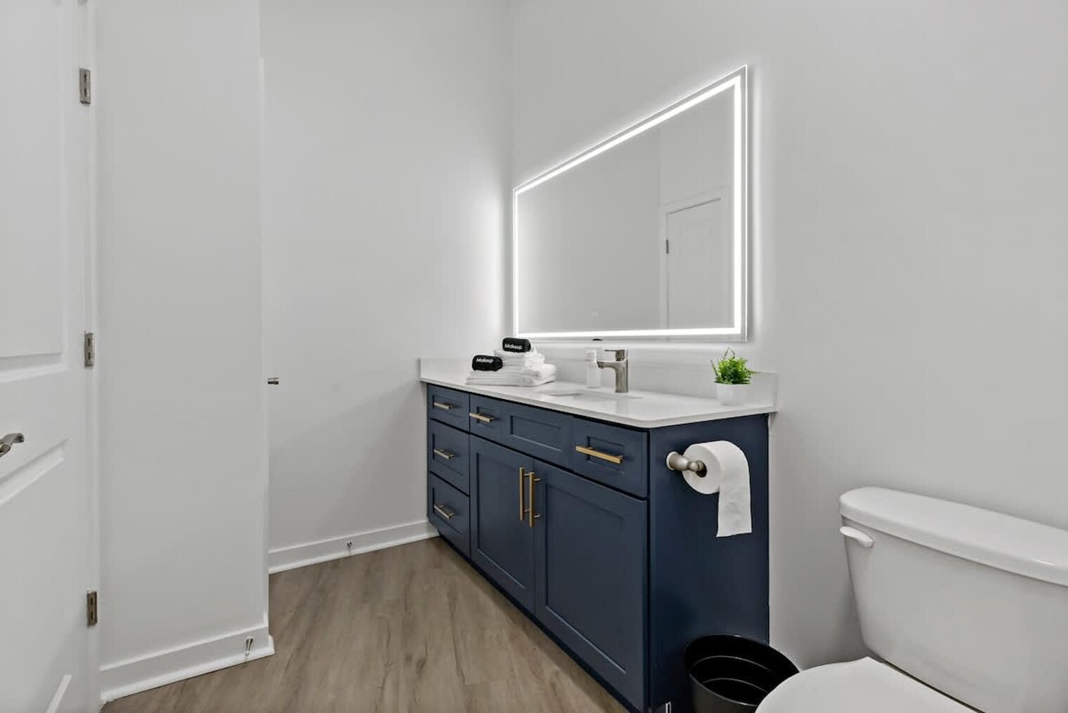 Building Photo - 205 S Kings Dr