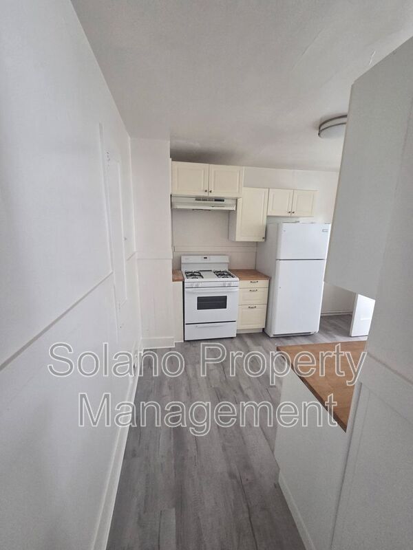 Building Photo - 54 B St