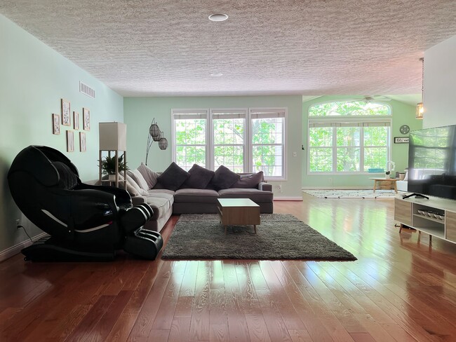 Building Photo - 5BD/3BA spacious house close to Purdue Uni...