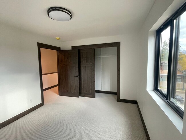 Building Photo - Whitefish Landing Town House