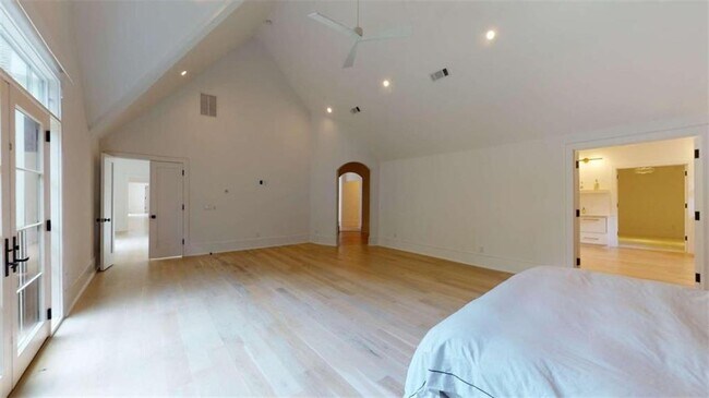 Building Photo - 3206 Arden Rd NW