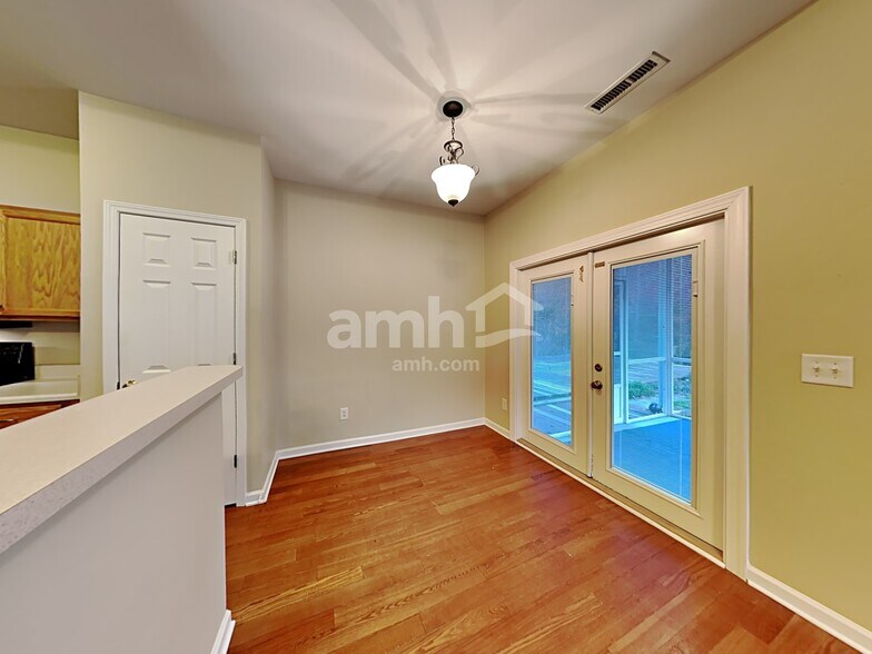 Building Photo - 1700 Johste Ct