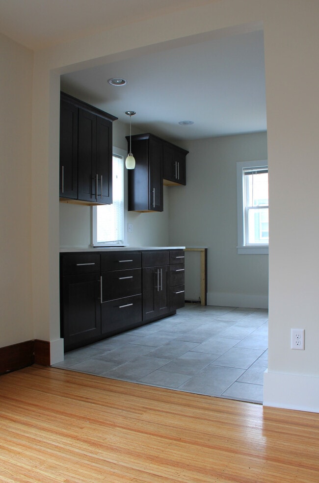 Building Photo - 318 MERCHANTS