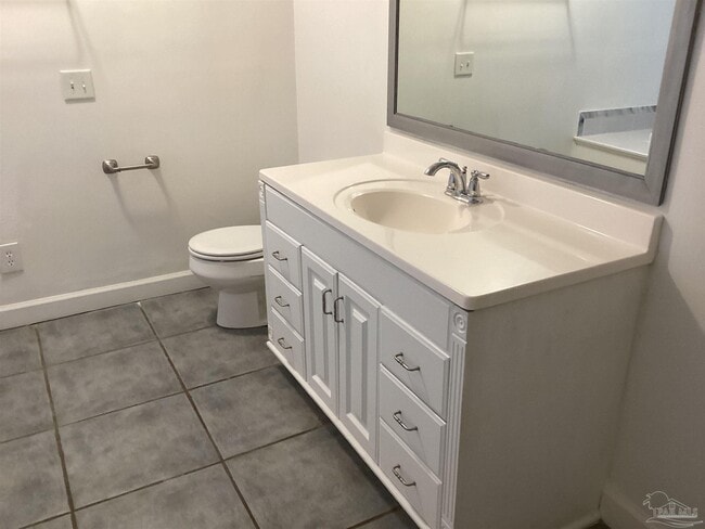 Building Photo - 1600 E Texar Dr