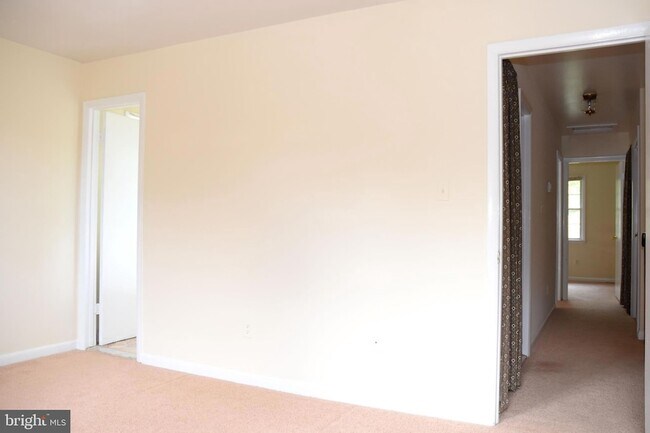 Building Photo - 508 E Windsor Ave
