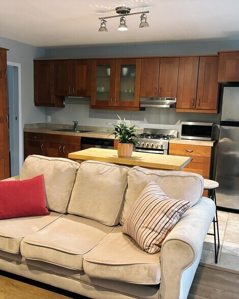 Primary Photo - 544 Tolend Rd