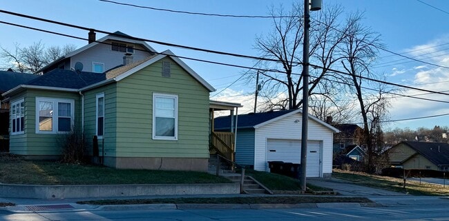 Building Photo - 140 Lincoln Ave