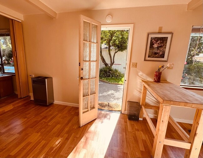 Building Photo - 327 Woodland Park