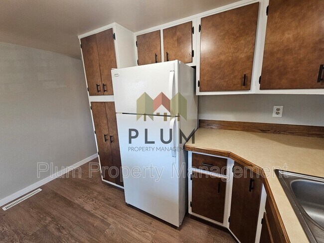 Building Photo - 200 Eddy Ave