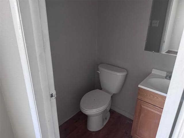 Building Photo - 2112 Sunset Dr