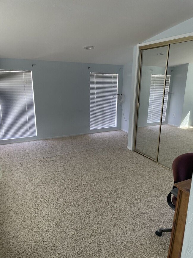 Building Photo - Coming Soon! Charming Corner Unit in Stallion Springs