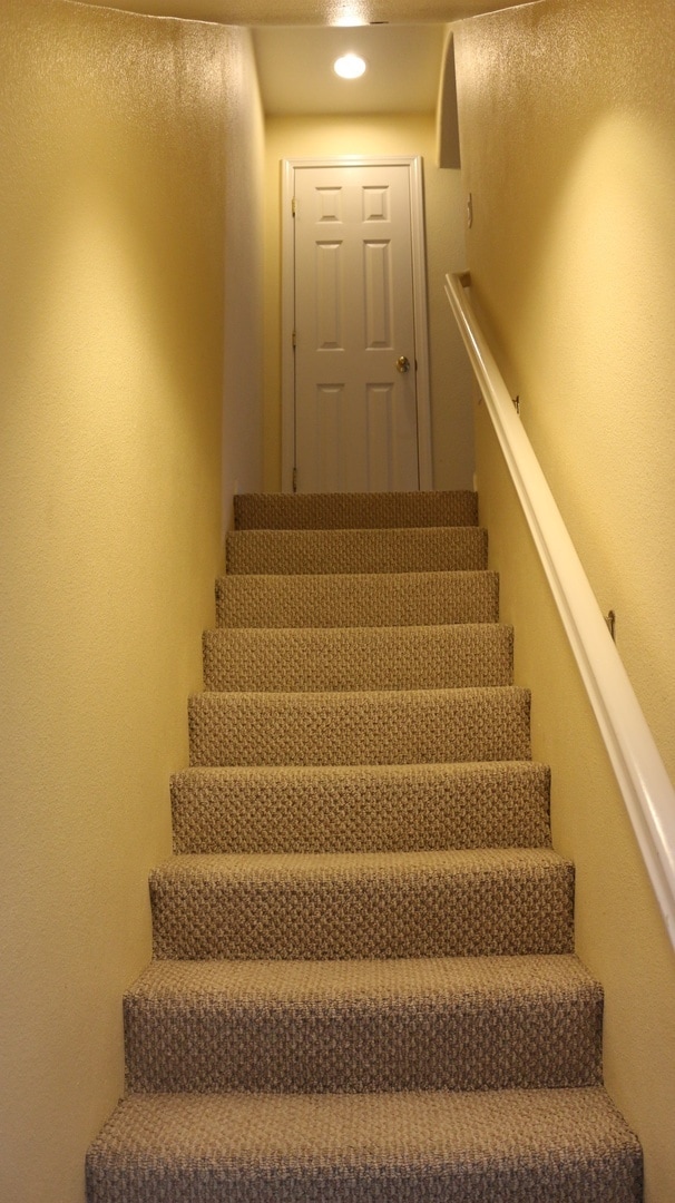 Building Photo - Excellent 2 Bed 2 Bath Town Home