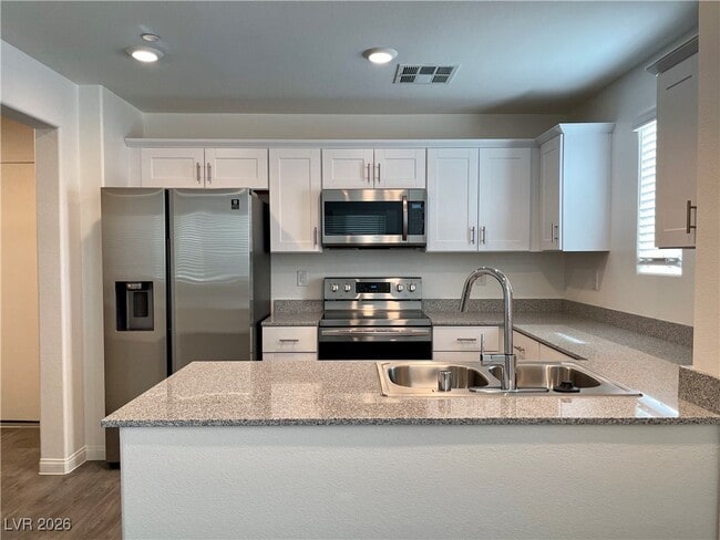 Building Photo - 12185 Scarlet Ember Rd