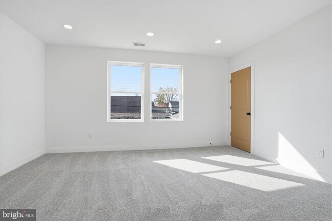 Building Photo - 20 Redbrook Ln