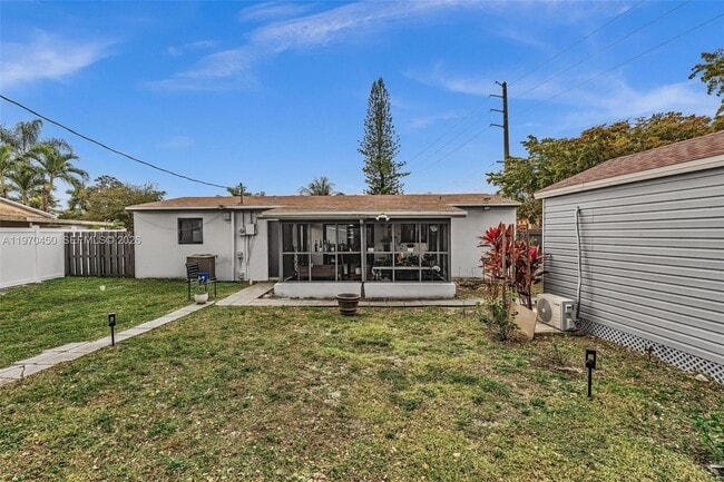 Building Photo - 6781 Franklin St