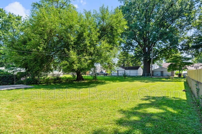 Building Photo - 4013 S 2nd St