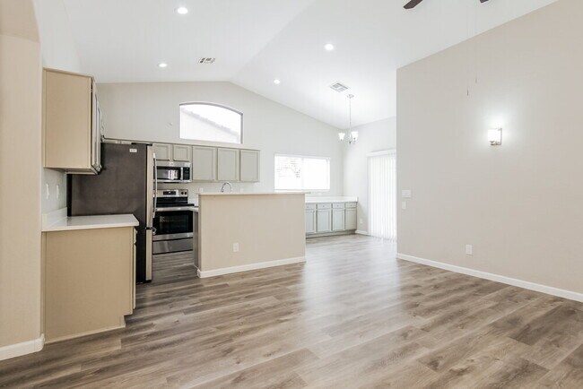 Building Photo - 15072 W Melvin St