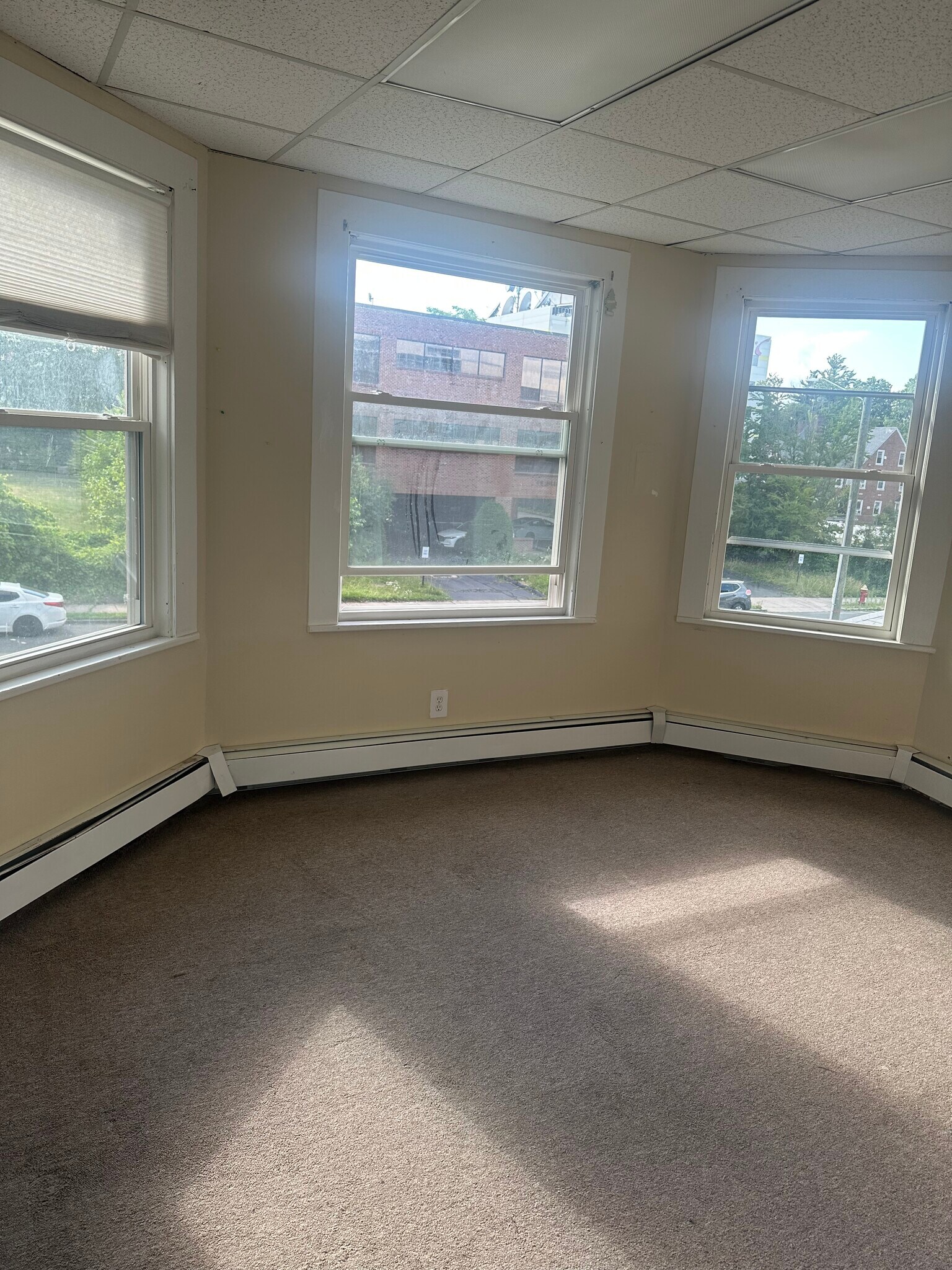 Building Photo - 104 Gillett St