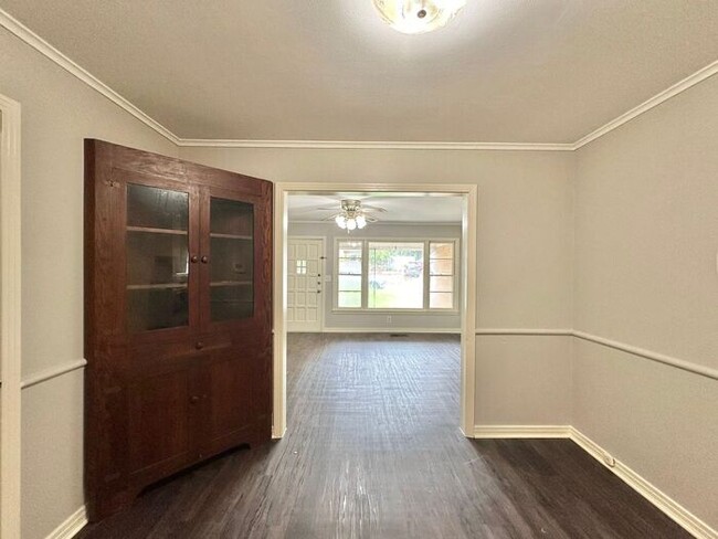 Building Photo - Available Now! 3 Bed 1.5 Bath, Tyler Tx!