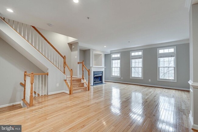 Building Photo - 8872 Ashgrove House Ln