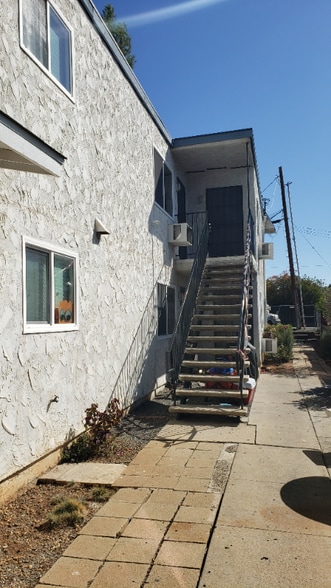 Building Photo - 12608 Julian Ave