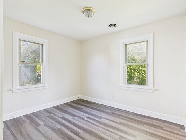 Building Photo - 1108 Goddin St