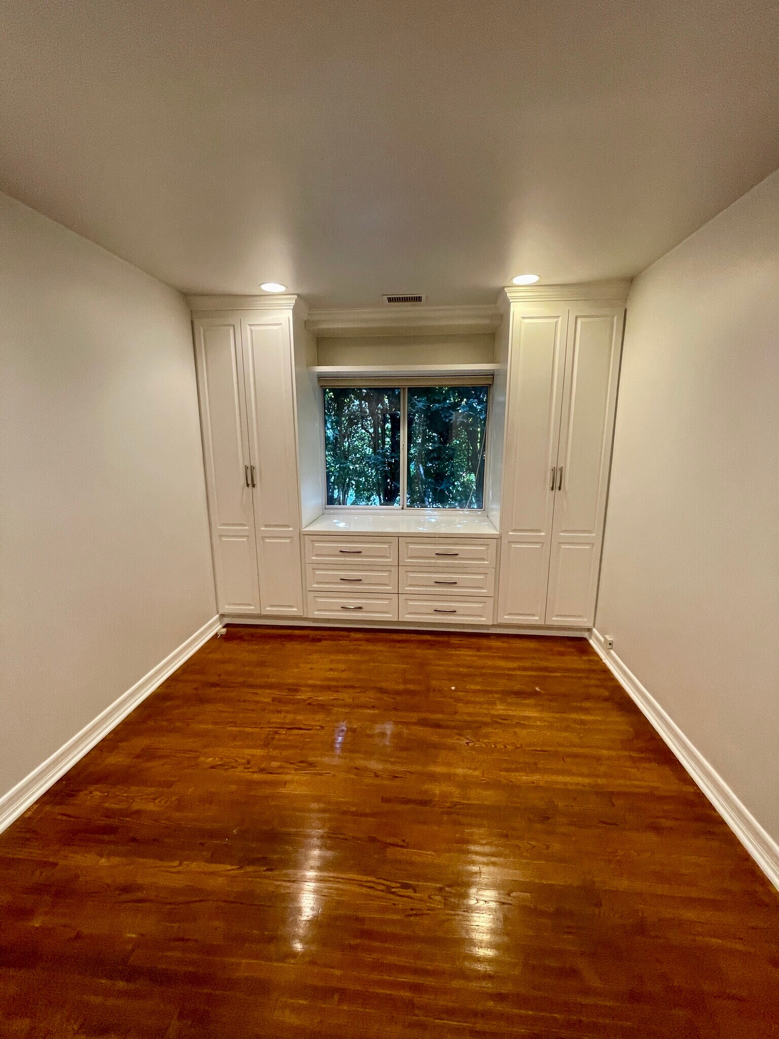 Building Photo - 5017 Edgewood Pl