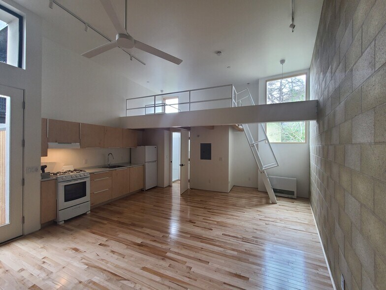 Building Photo - 3691 Reynard Way
