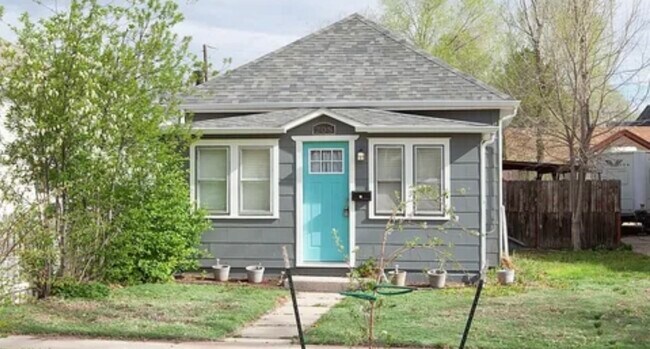 Building Photo - 208 Lincoln St