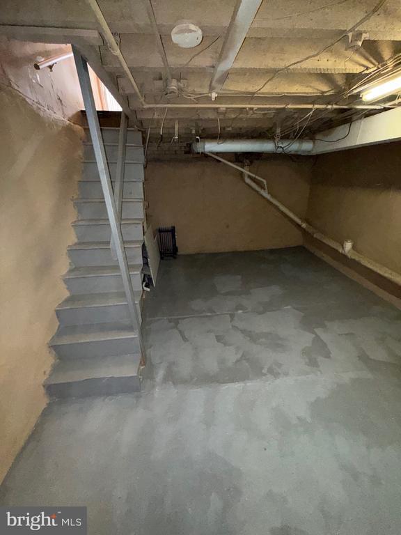 Building Photo - 2140 Ann St