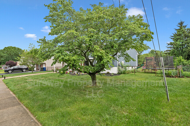Building Photo - 46 Evergreen Ln