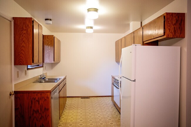 Kitchen - 1606 E Alder St