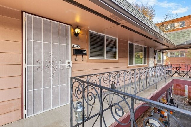 Building Photo - 2945 SE Washington St