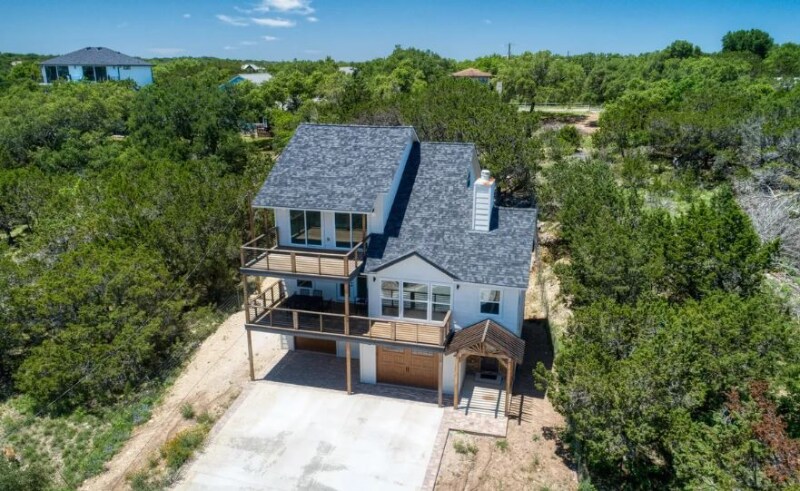 Building Photo - 739 Lakebreeze Dr