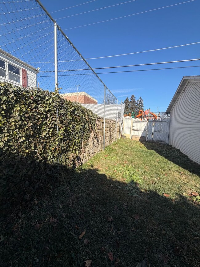 Building Photo - 17 N 24th St