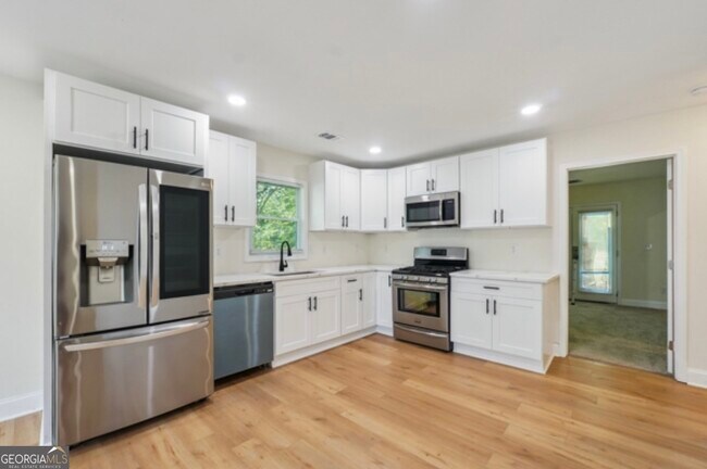 Building Photo - 267 Barfield Ave SW