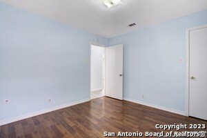 Building Photo - 5531 Ivanhoe St