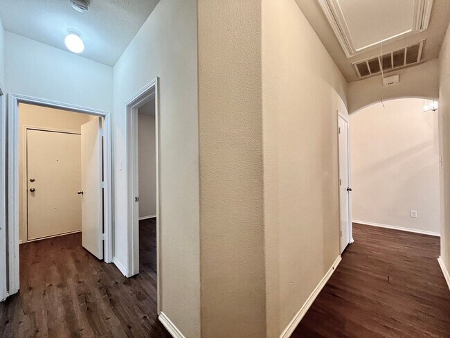 Building Photo - Cozy Home in Remington Point Neighborhood