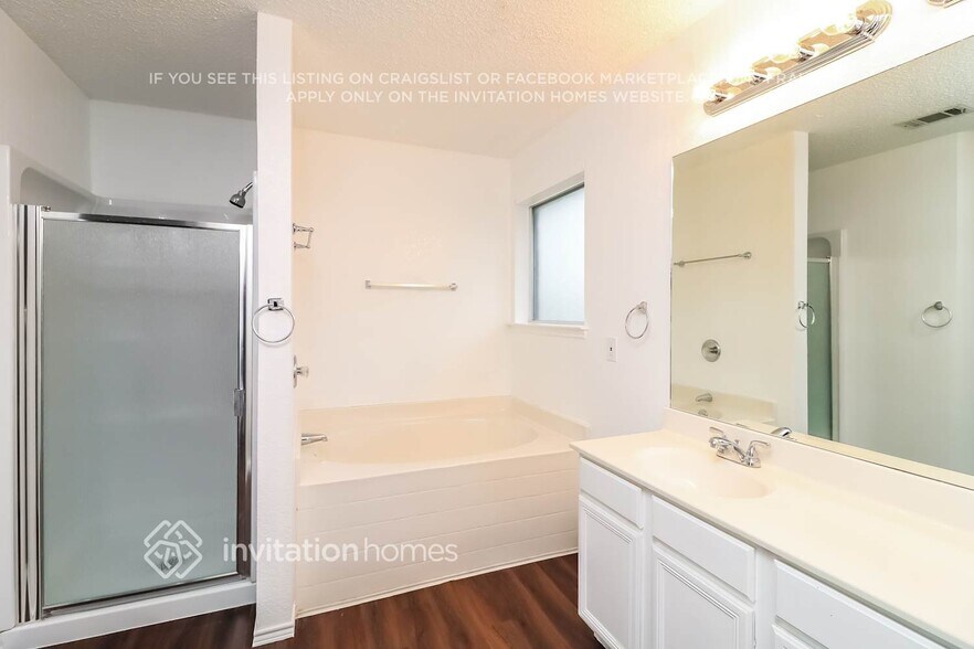 Building Photo - 944 Carlin Ln