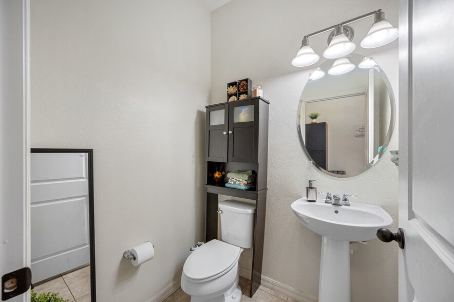 Building Photo - 12171 Moss Lake Loop