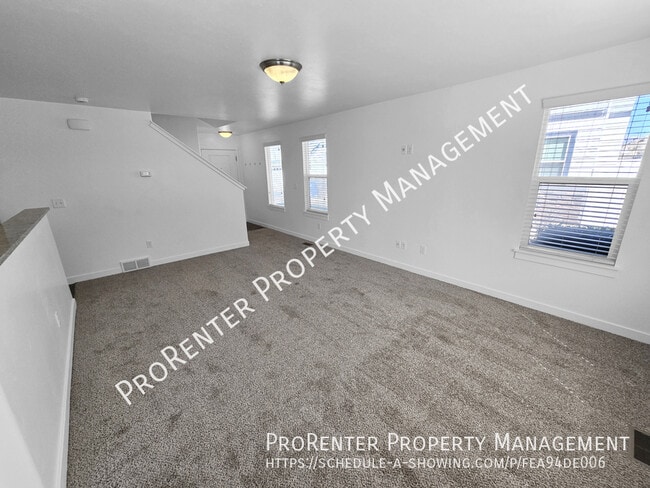 Building Photo - 15171 Gallant Dr