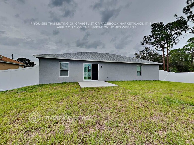 Building Photo - 1022 SW Alexandria Ave