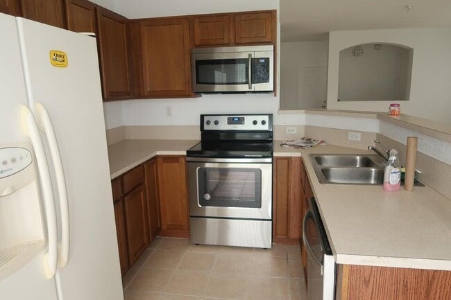 Building Photo - 3030 Laurel Ridge Cir