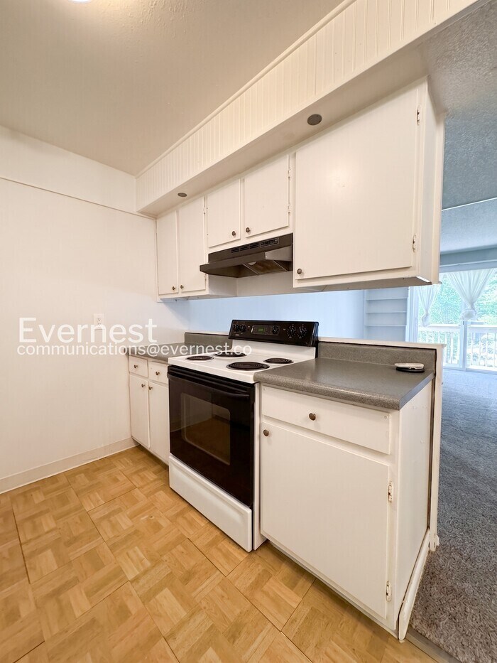 Building Photo - 1606 Cottonwood Dr